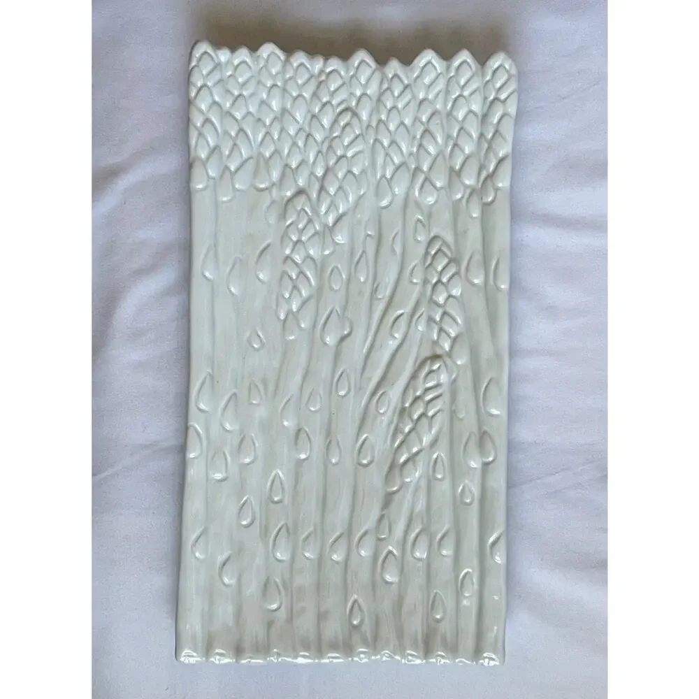 Set of 2 Asparagus Themed Serve Plates Perfect Condition